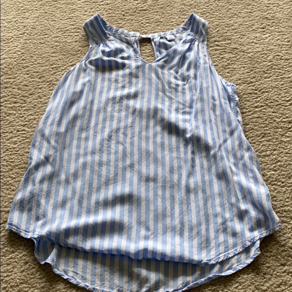 Very cute blue/white striped key hole tank